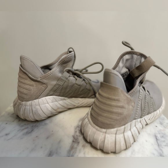 Adidas Women’s Tubular Dawn Sneakers, EUC, Size 8 (Fits a 9W) - Picture 6 of 11